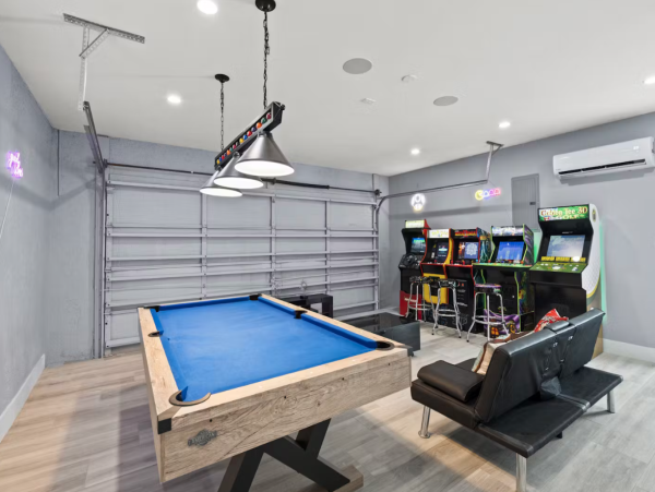 Luxury Miami Vacation Rental 3 Bedroom - Private Pool Oasis, Game Room & Family Friendly